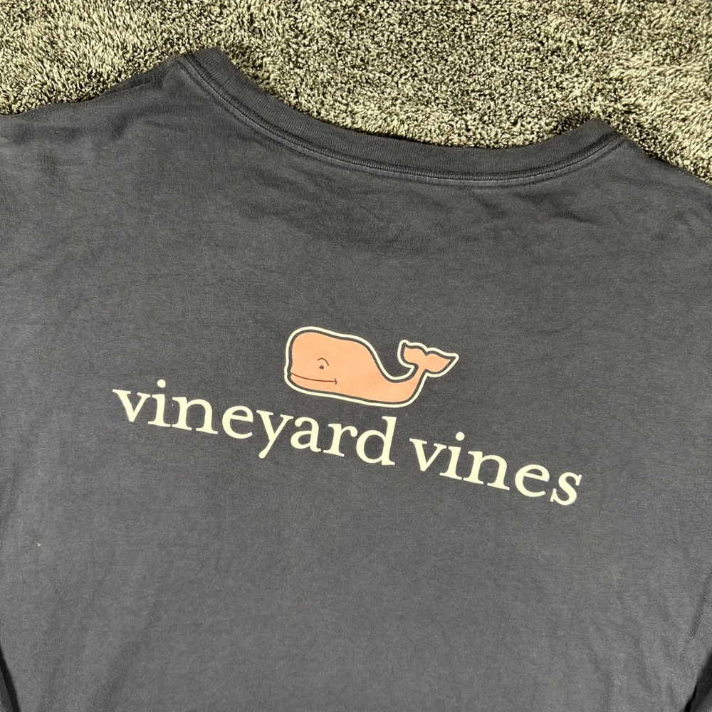 Vineyard Vines T-Shirt Mens XL Long Sleeve Navy Blue Pocket Whale Logo Graphic